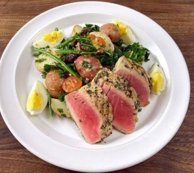 Ahi Tuna nicoise salad